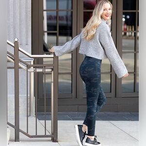 New SPANX black camo print ankle length shape wear leggings $68 S M